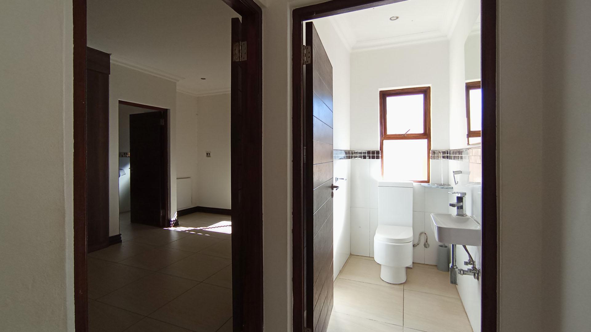 Spaces - 39 square meters of property in Pecanwood Estate