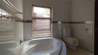 Bathroom 3+ - 5 square meters of property in Pecanwood Estate