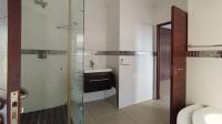 Bathroom 3+ - 5 square meters of property in Pecanwood Estate