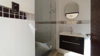 Bathroom 1 - 10 square meters of property in Pecanwood Estate