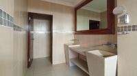 Main Bathroom - 29 square meters of property in Pecanwood Estate