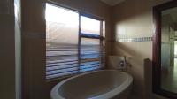 Main Bathroom - 29 square meters of property in Pecanwood Estate