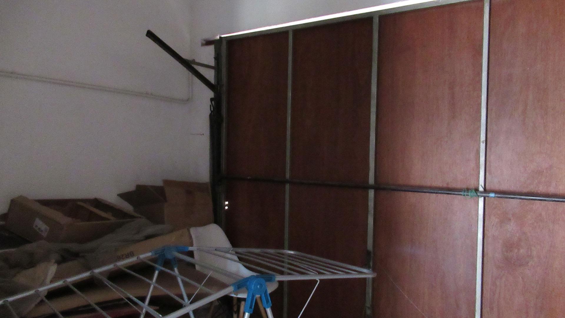 Garage - 8 square meters of property in The Hill