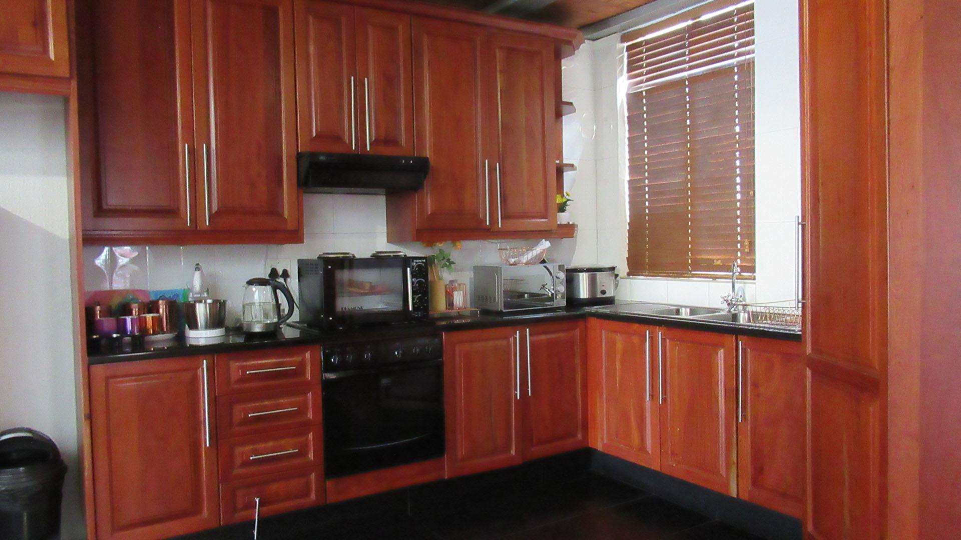 Kitchen of property in The Hill