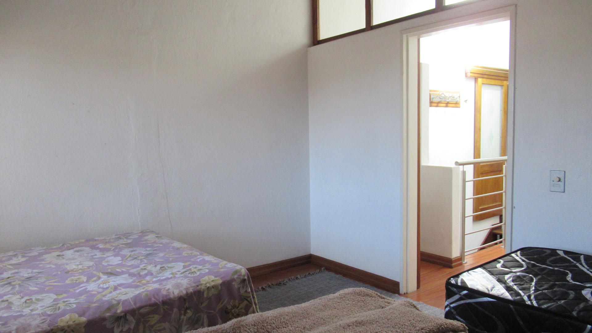 Bed Room 1 - 15 square meters of property in The Hill
