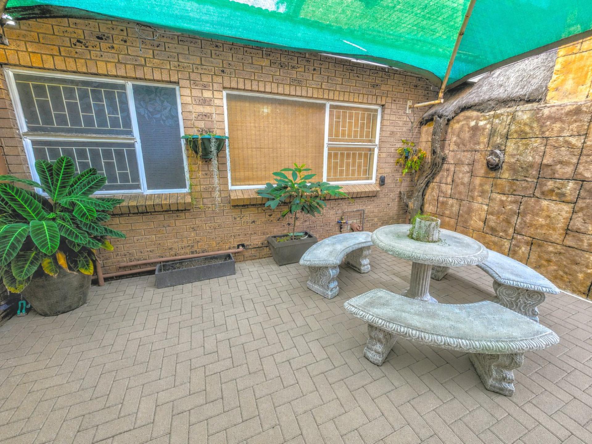  of property in Magalieskruin