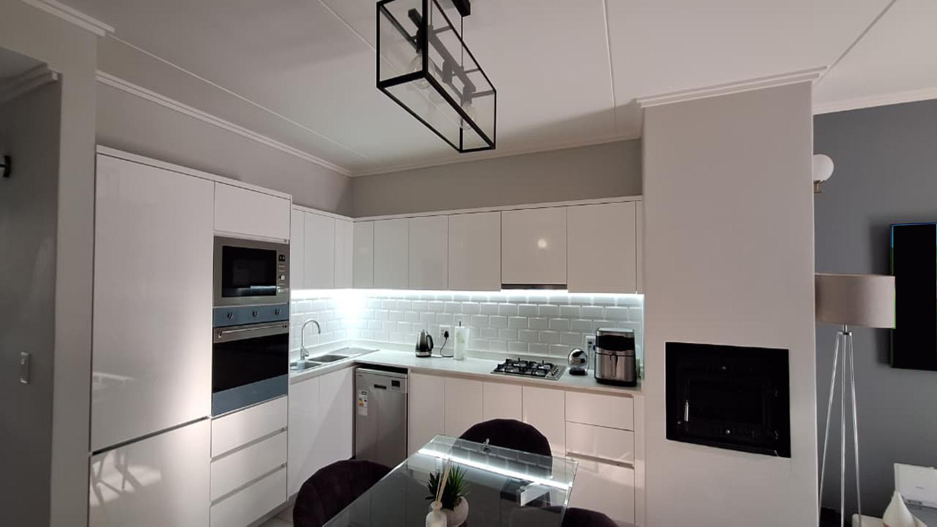 Kitchen - 15 square meters of property in Craighall
