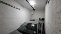 Garage - 17 square meters of property in Craighall