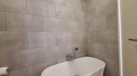 Main Bathroom - 9 square meters of property in Craighall