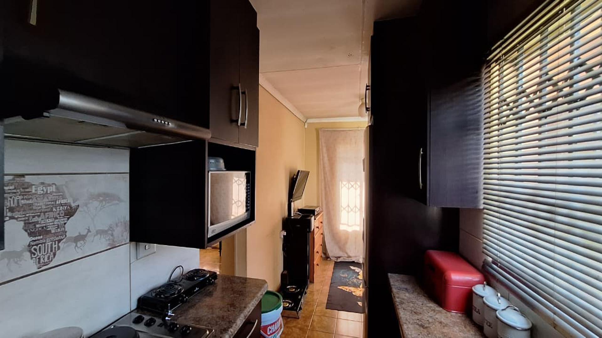 Kitchen - 7 square meters of property in Mayfield