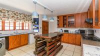 Kitchen of property in Florida Park