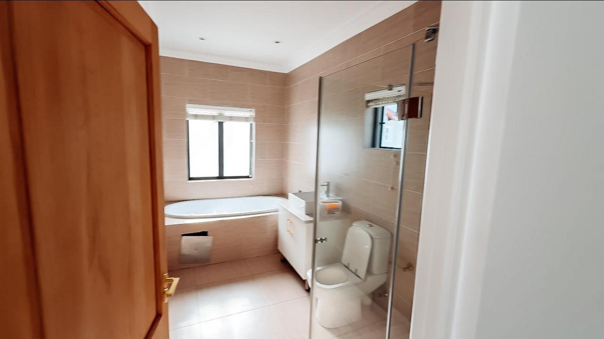 Bathroom 1 of property in Broadacres