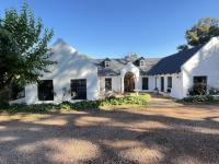  of property in Die Hoewes