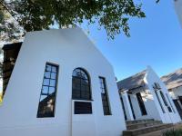  of property in Die Hoewes