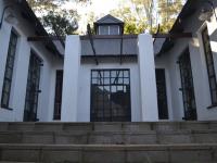  of property in Die Hoewes