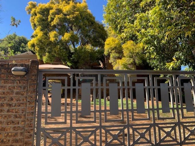 4 Bedroom House for Sale For Sale in Mulbarton - MR714285