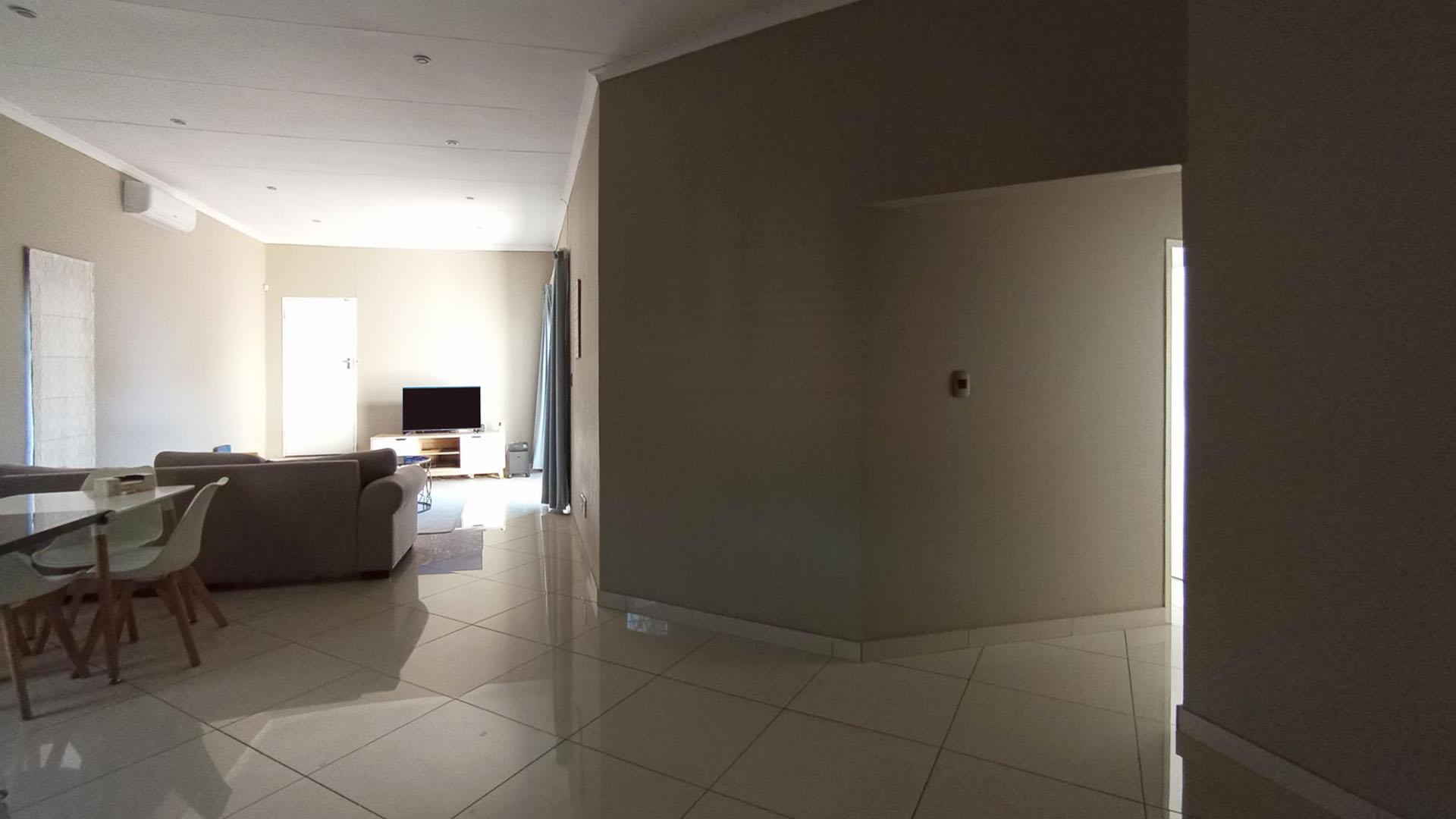 Dining Room - 10 square meters of property in Kyalami Hills