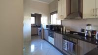 Kitchen - 16 square meters of property in Kyalami Hills