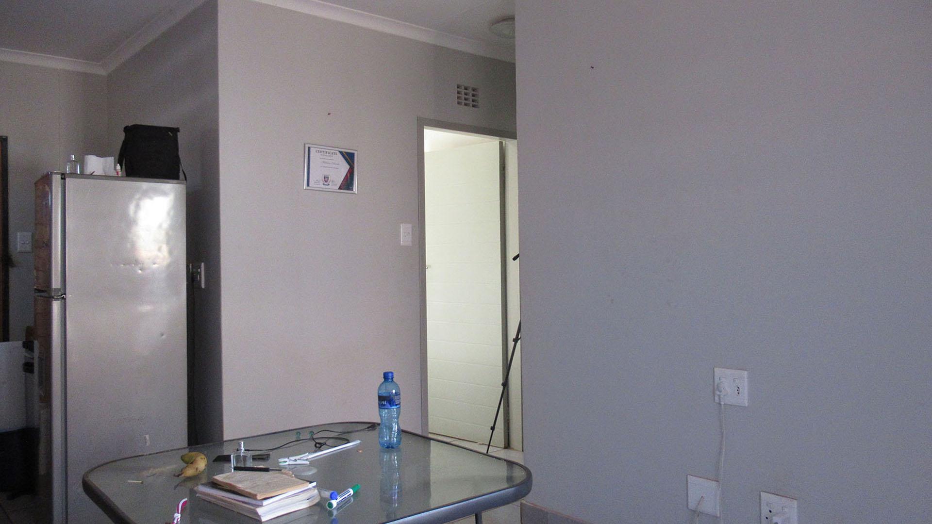 Lounges - 13 square meters of property in Protea Glen