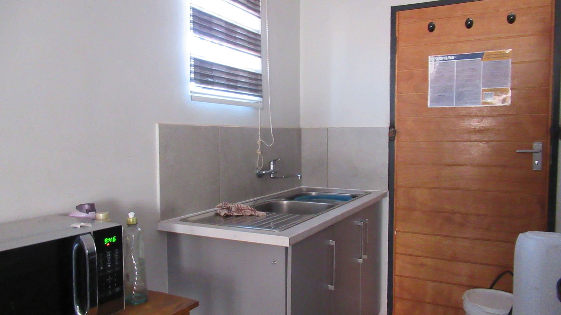 Kitchen - 5 square meters of property in Protea Glen