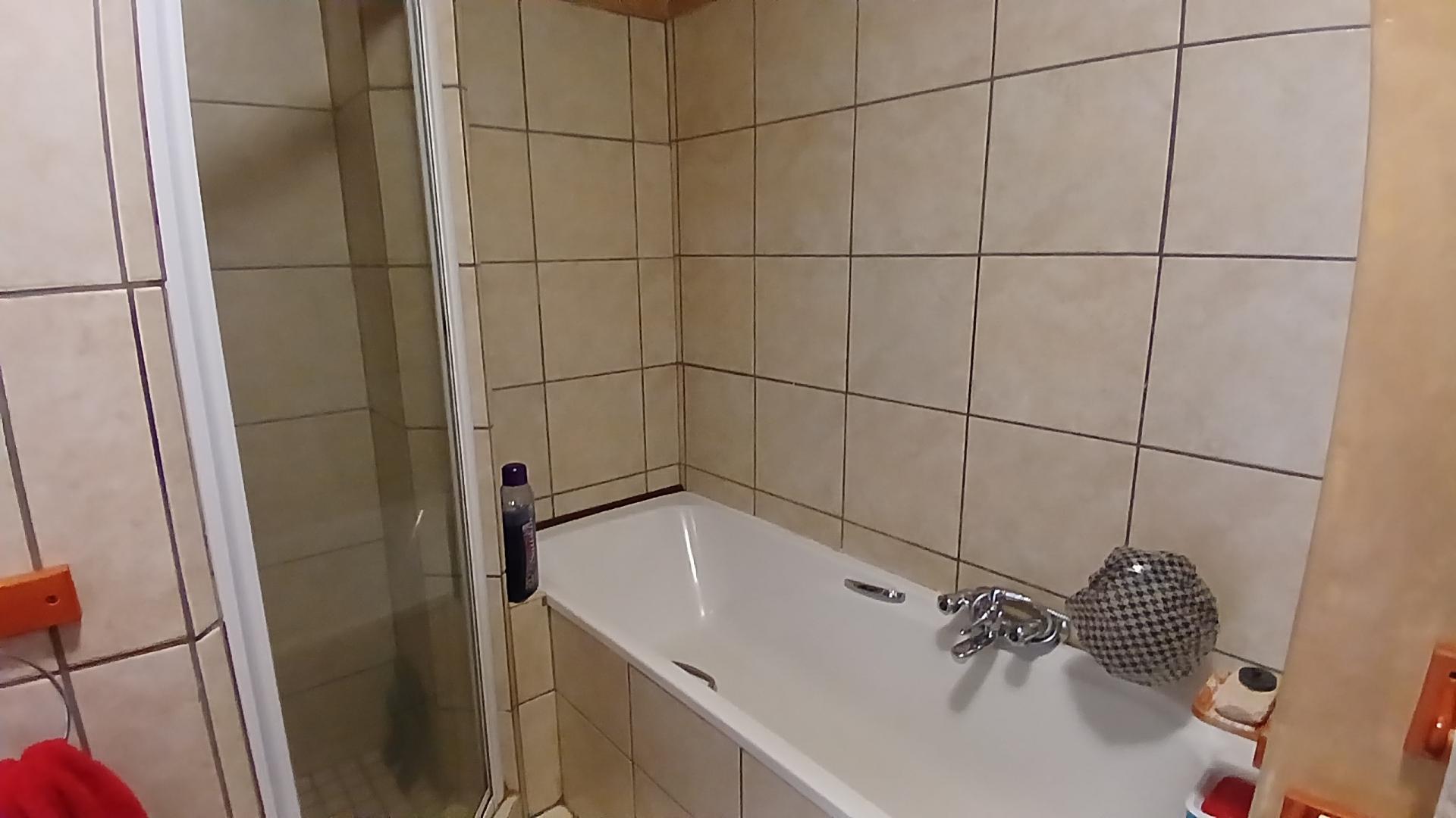 Bathroom 1 of property in Bloemfontein