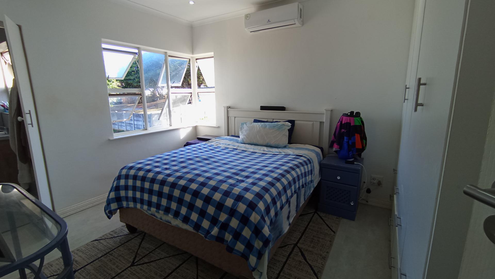 Bed Room 1 of property in Scottburgh