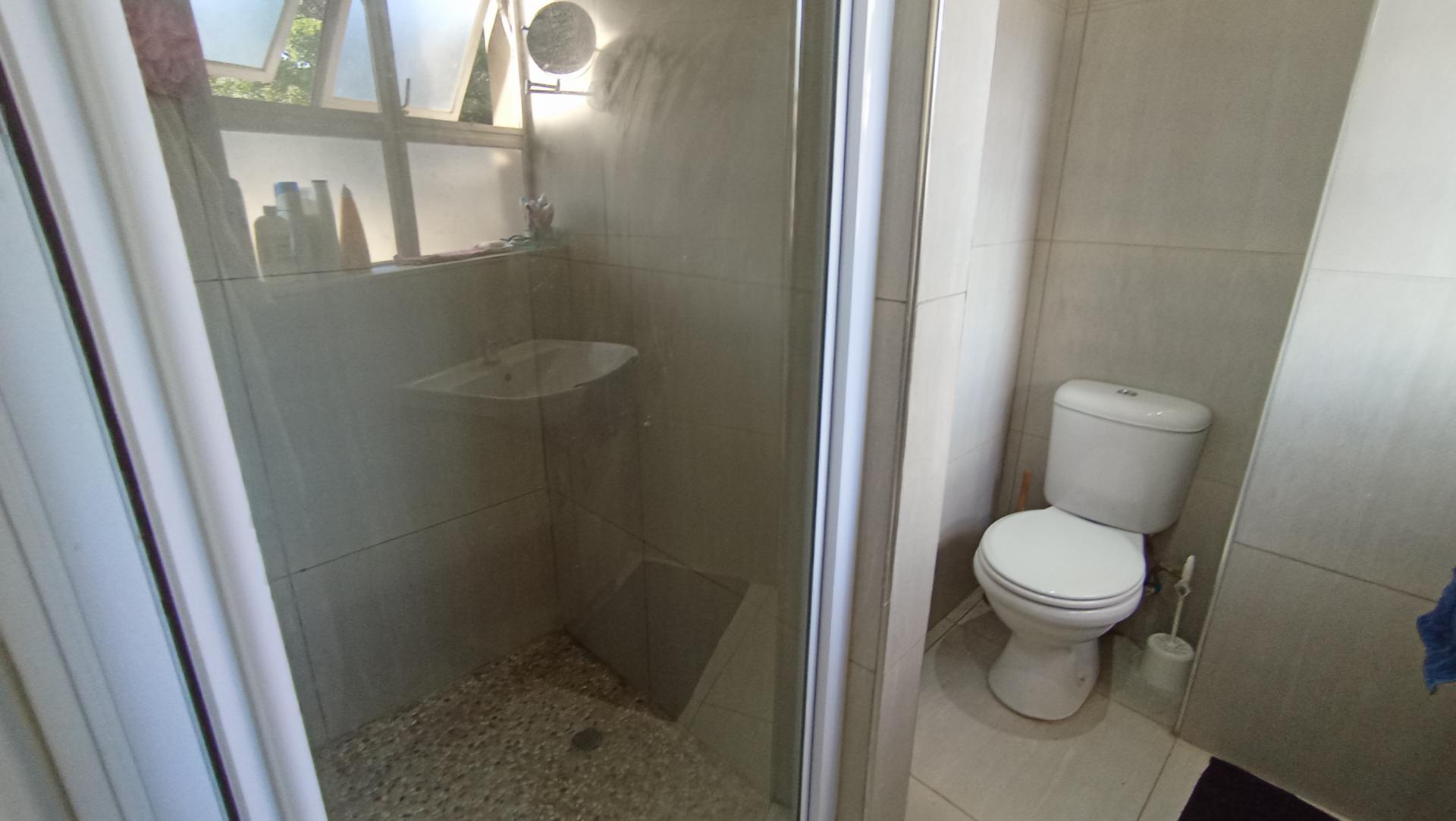 Bathroom 2 of property in Scottburgh