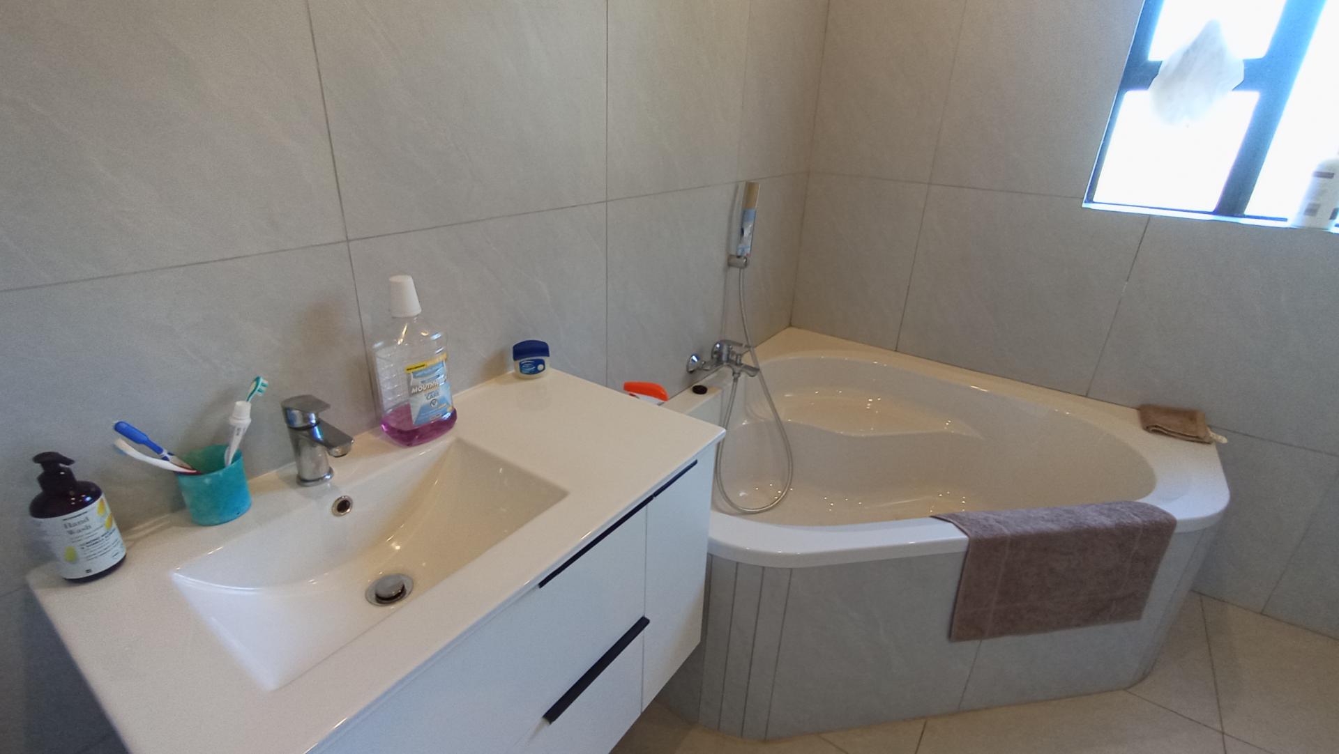 Bathroom 3+ of property in Scottburgh