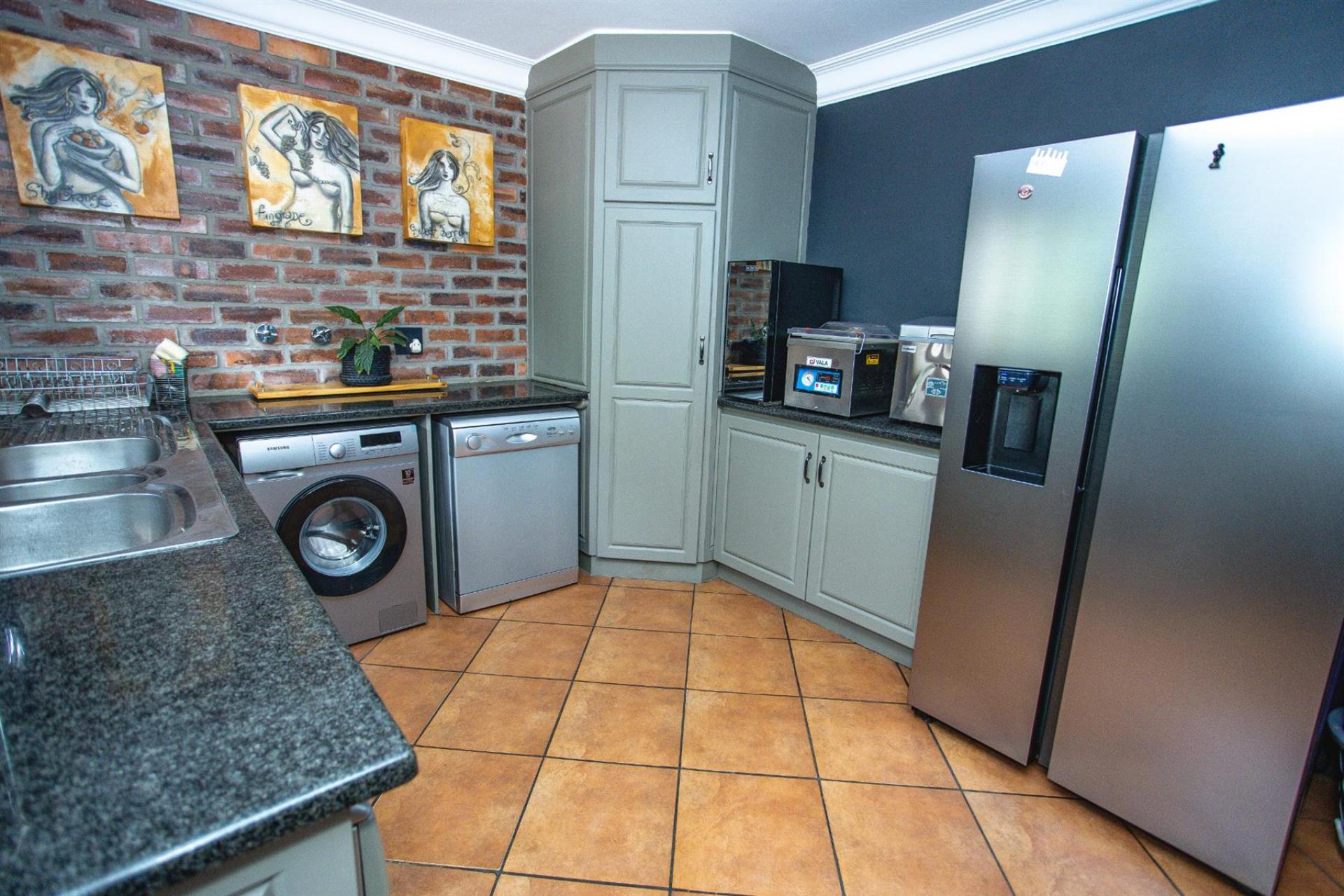  of property in Henley-on-Klip