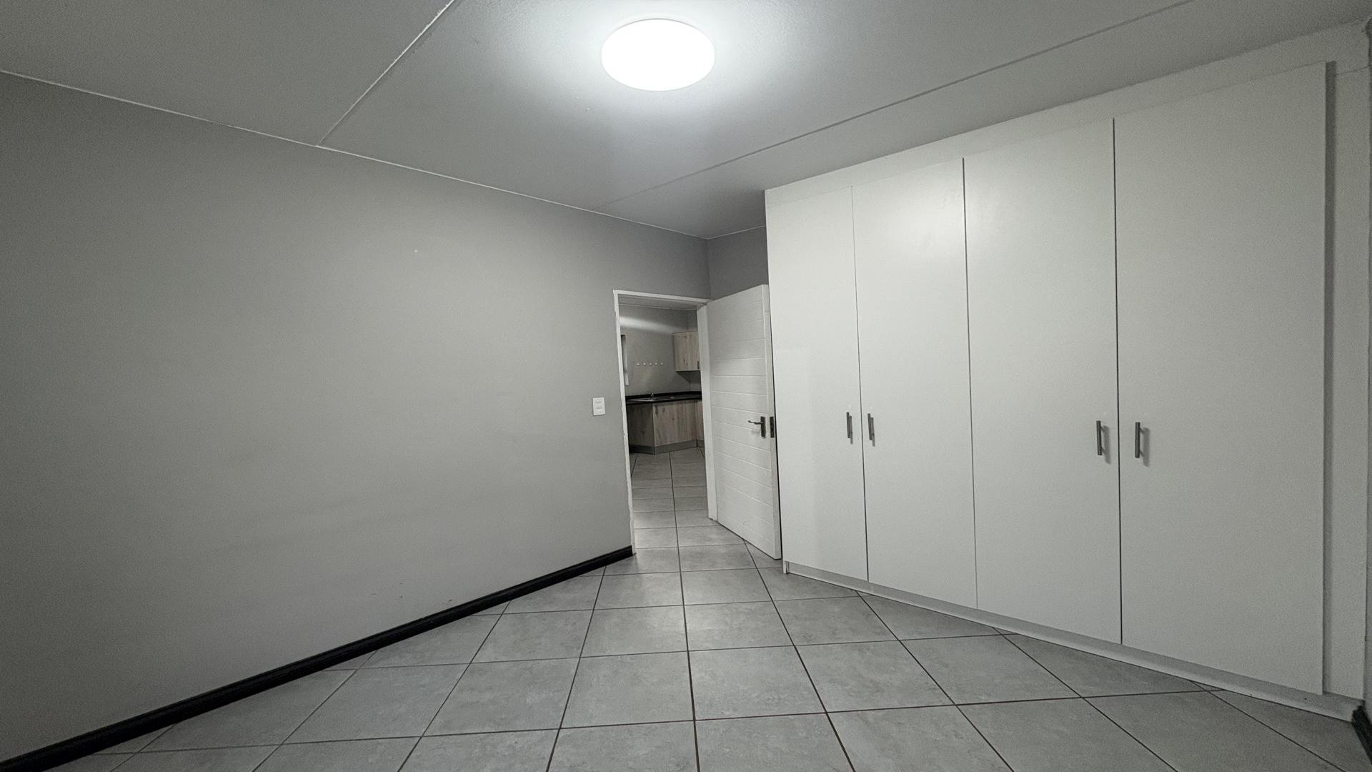 Bed Room 1 - 11 square meters of property in Norton's Home Estates