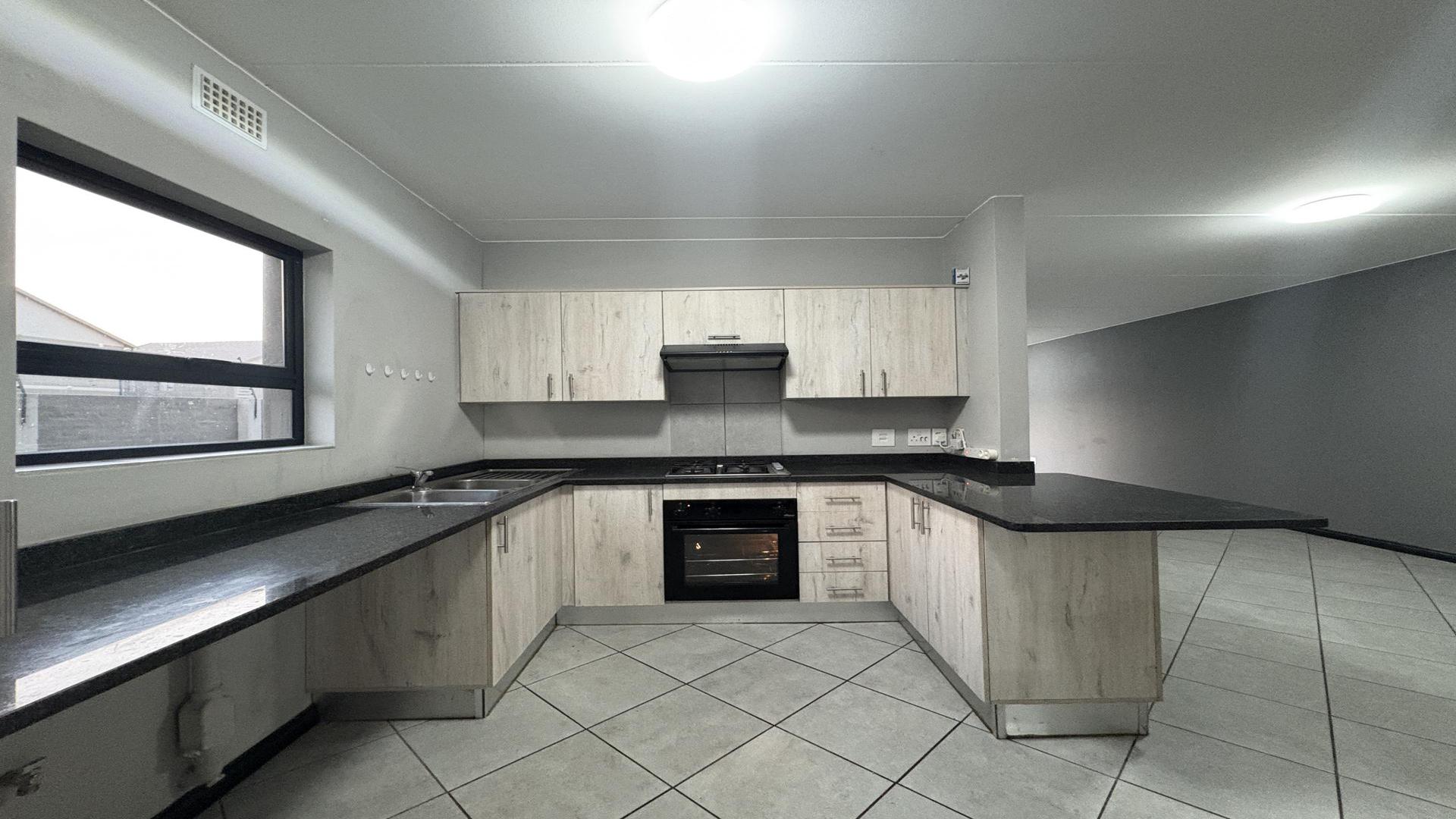 Kitchen - 13 square meters of property in Norton's Home Estates
