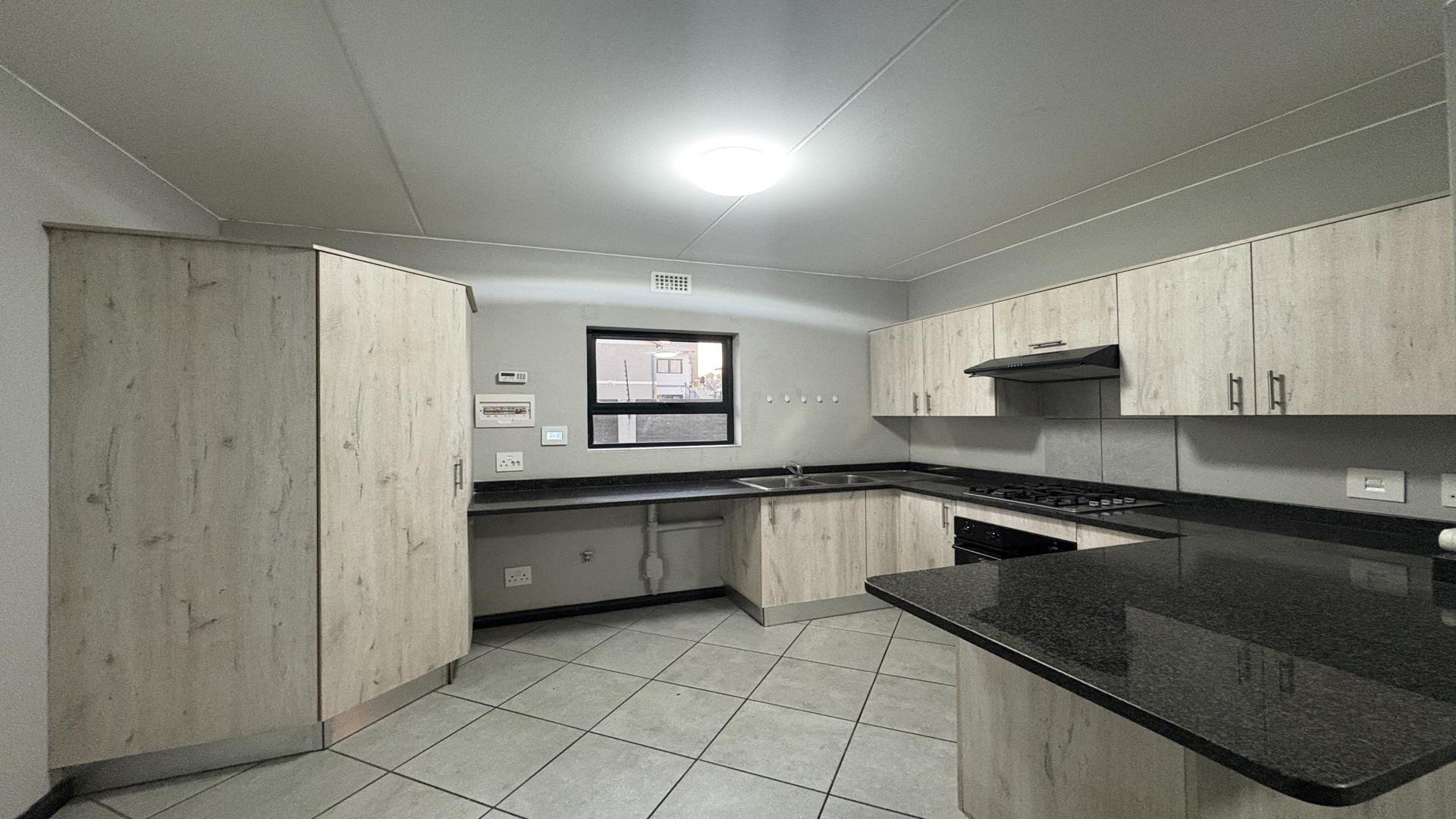 Kitchen - 13 square meters of property in Norton's Home Estates