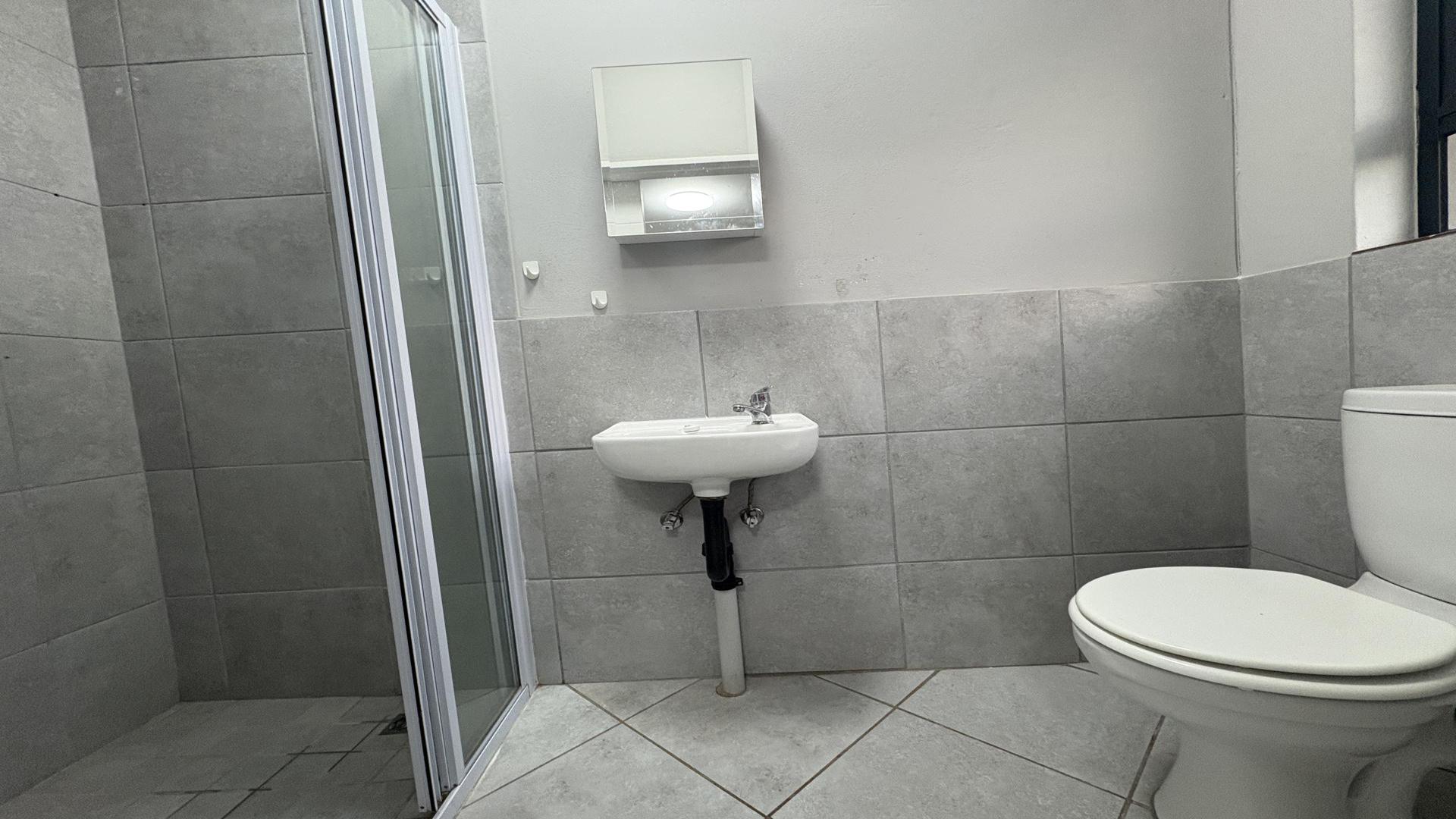 Bathroom 2 of property in Norton's Home Estates