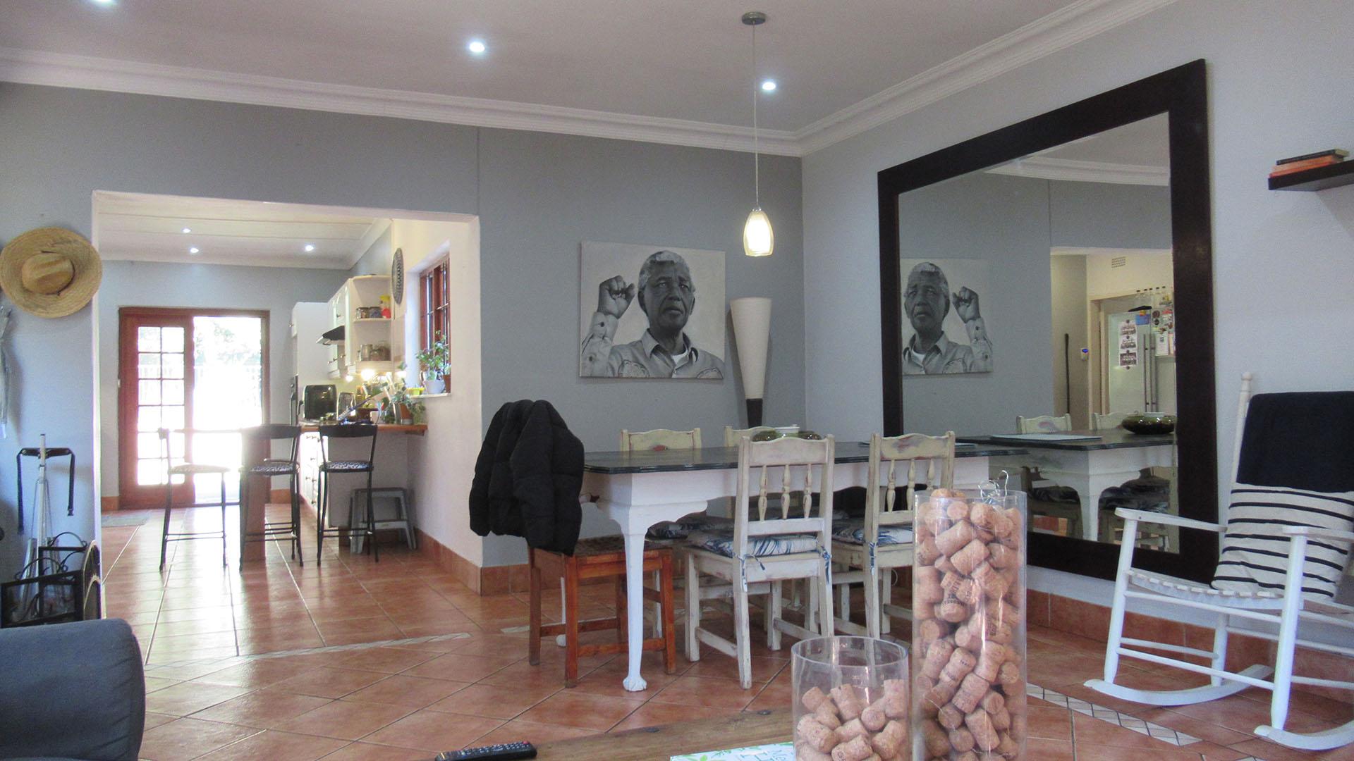 Lounges - 37 square meters of property in Blairgowrie