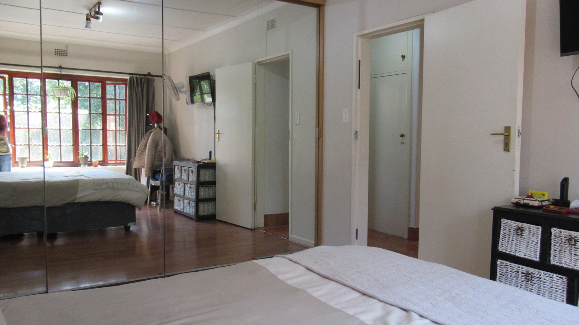 Main Bedroom - 18 square meters of property in Blairgowrie