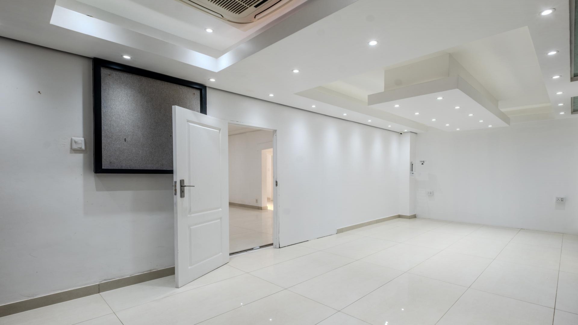 Bed Room 1 of property in Durban North 