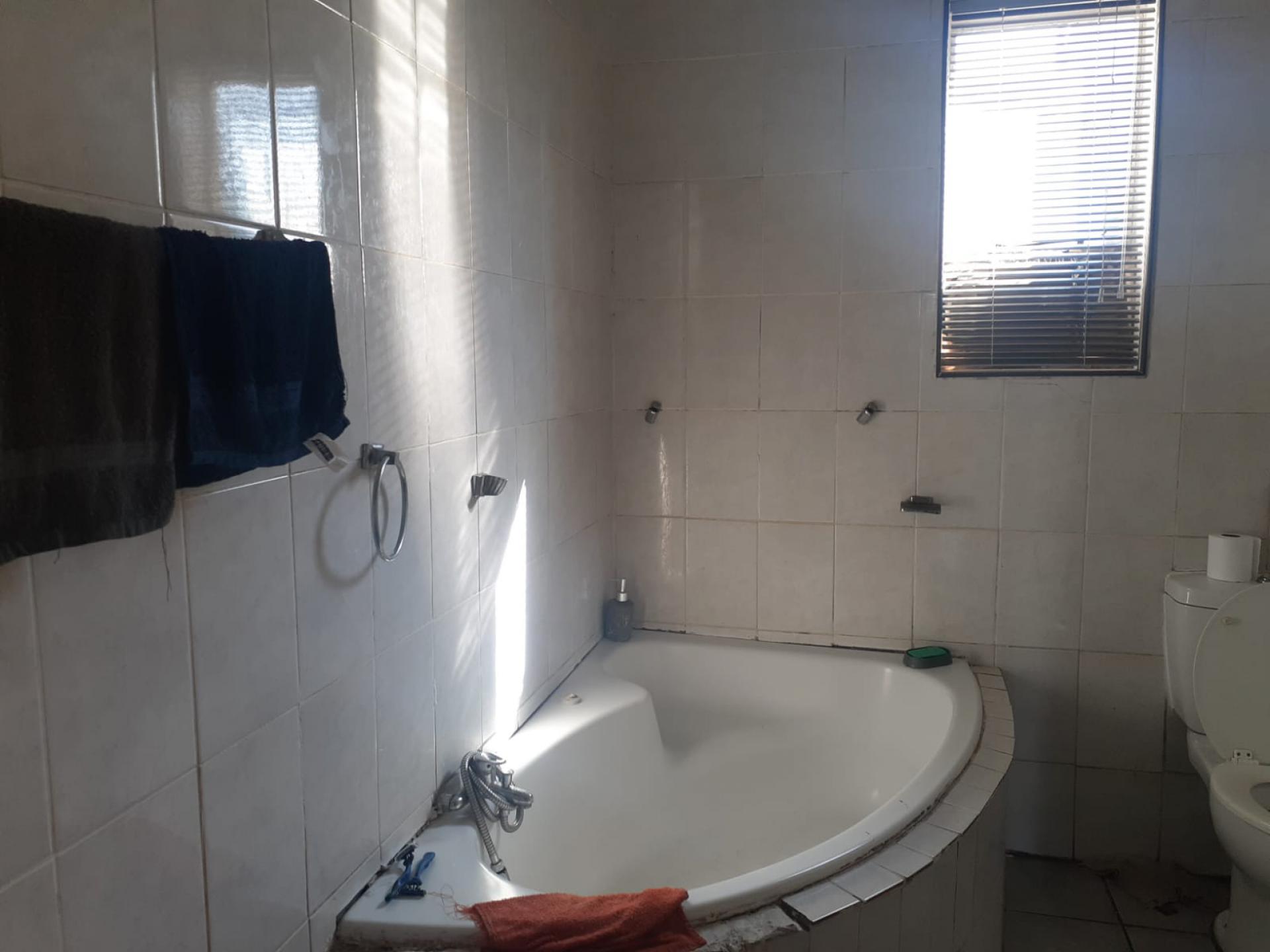  of property in Sydenham - PE