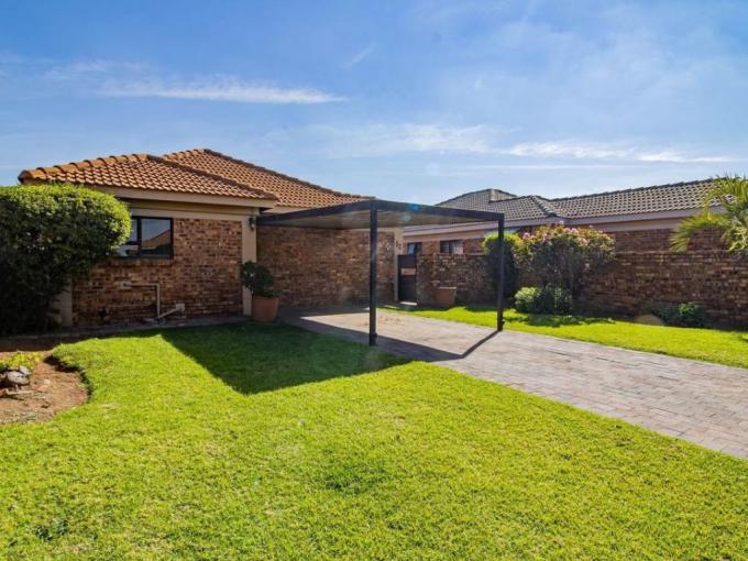 2 Bedroom Cluster for Sale For Sale in Southdowns Estate - MR714359