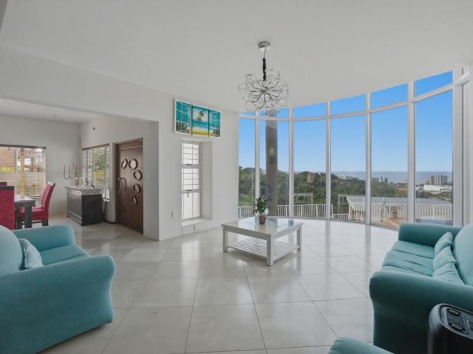 6 Bedroom House for Sale For Sale in Amanzimtoti  - MR714377