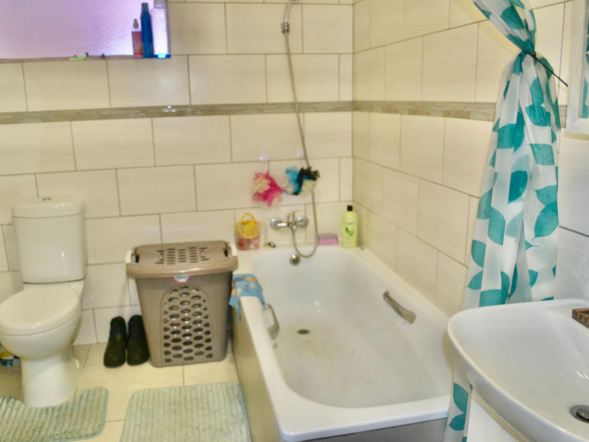  of property in Knysna