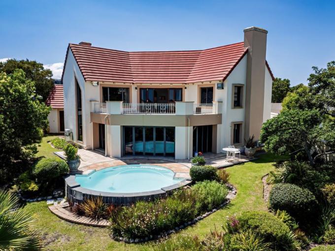 4 Bedroom House for Sale For Sale in Pezula Private Estate - MR714406