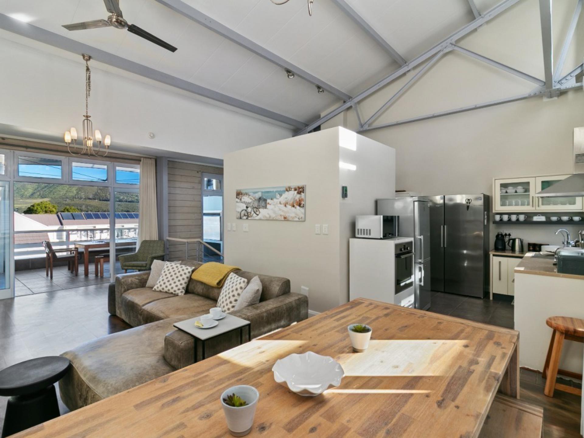  of property in Thesen Island