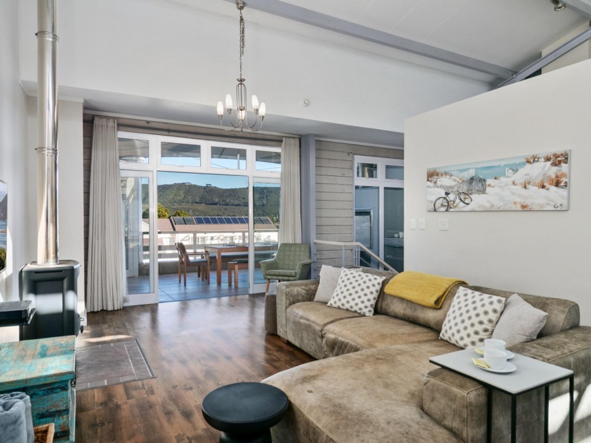  of property in Thesen Island