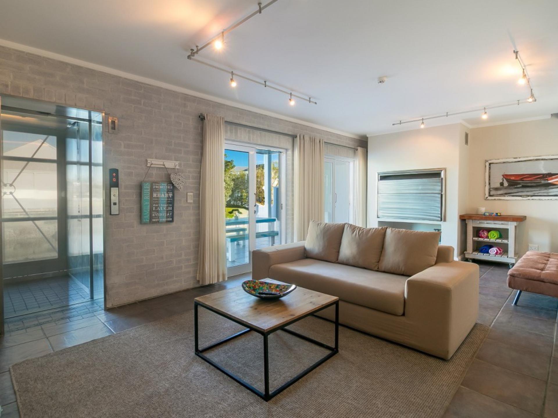  of property in Thesen Island