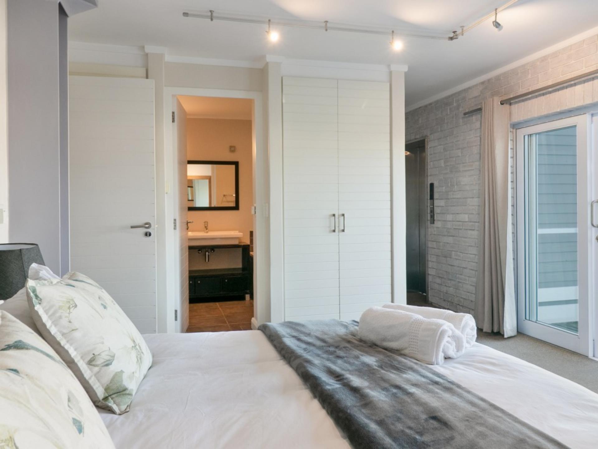  of property in Thesen Island