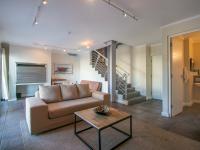  of property in Thesen Island