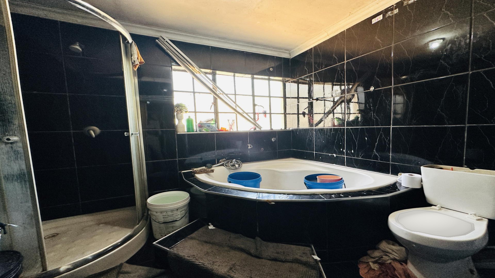 Bathroom 1 of property in Rosettenville