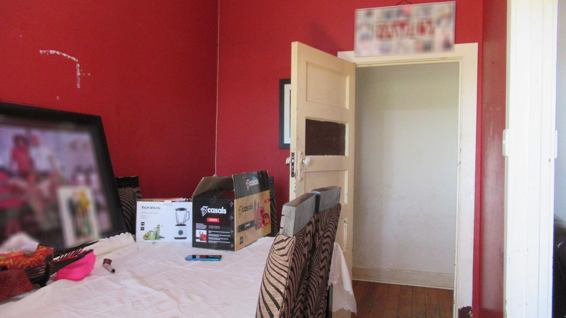 Foyer - 10 square meters of property in Rosettenville
