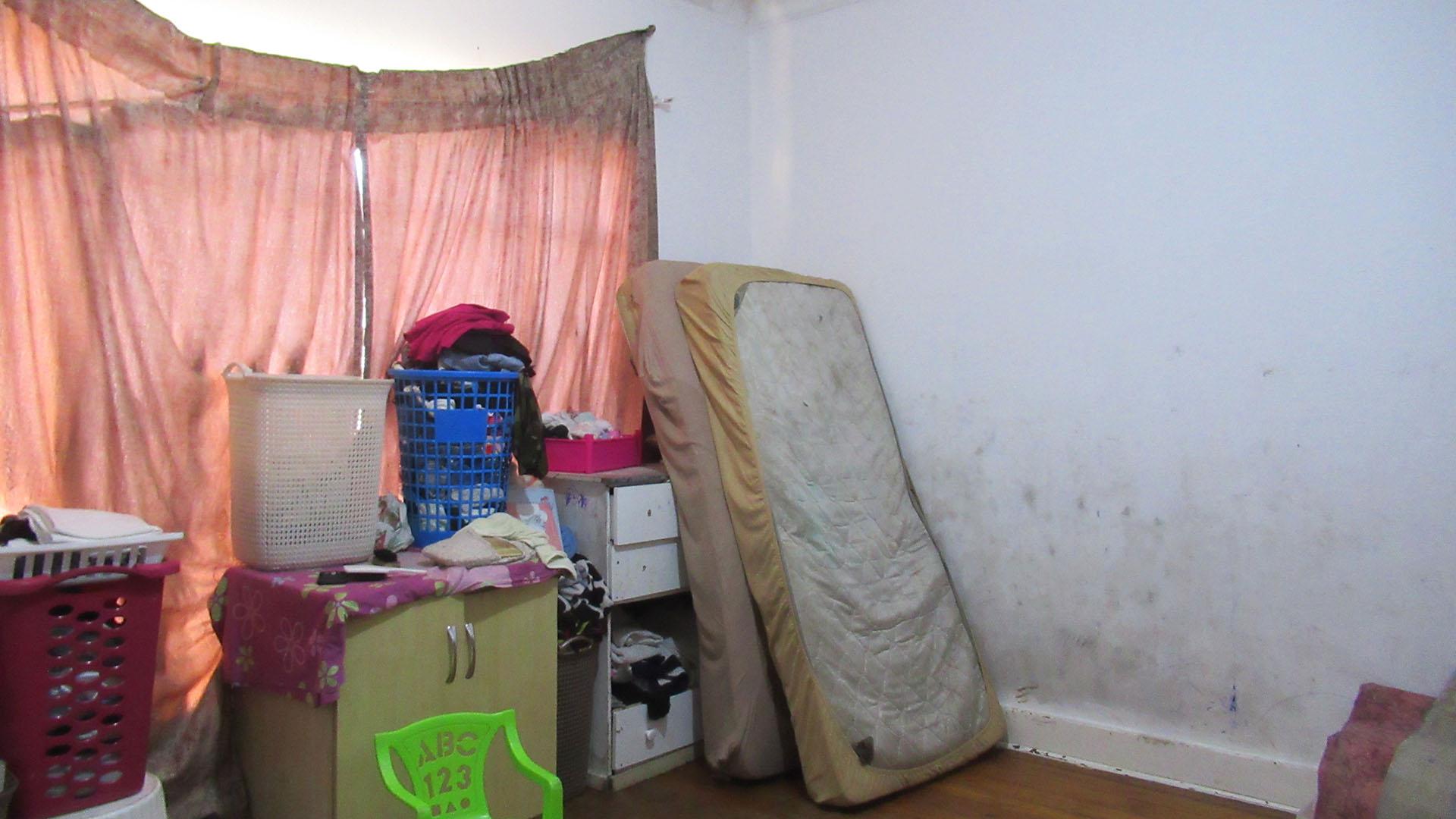 Bed Room 1 - 21 square meters of property in Rosettenville
