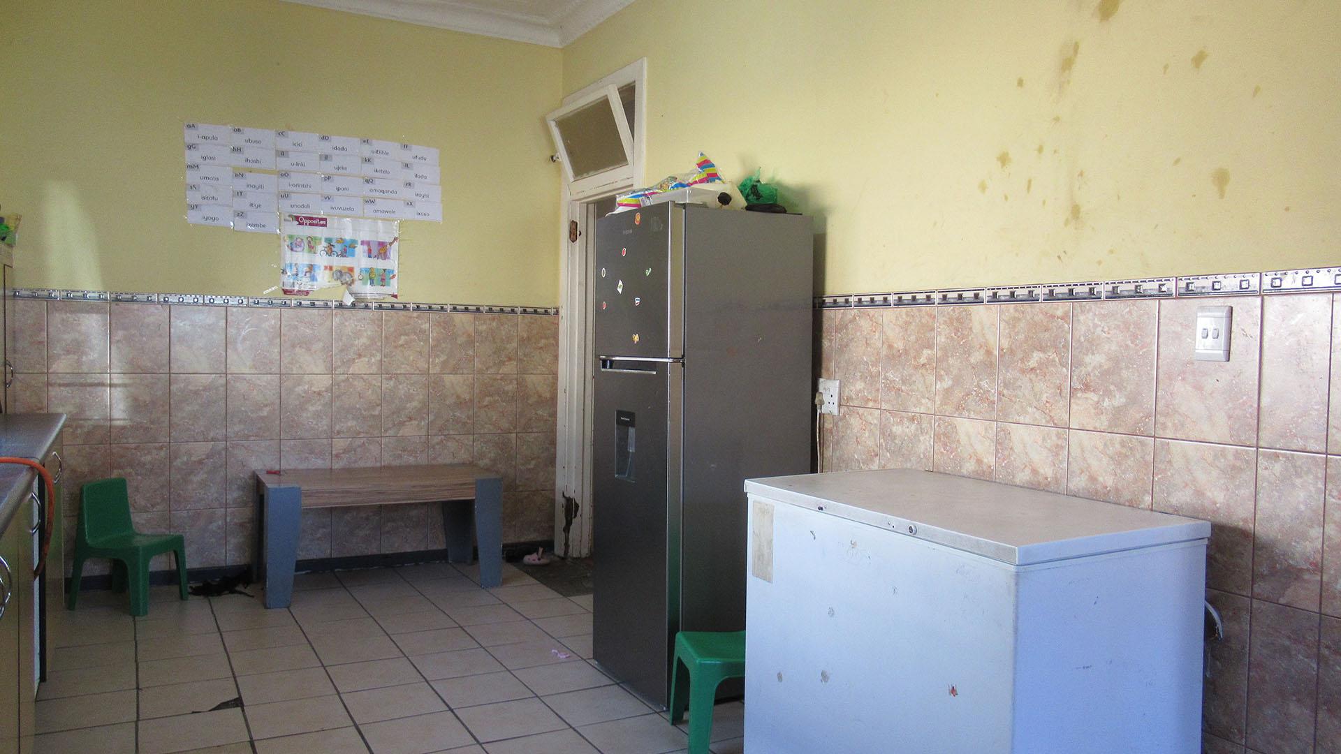 Kitchen - 24 square meters of property in Rosettenville